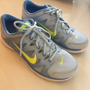 Nike Tennis Shoes